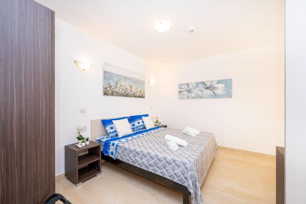 Islet Promenade Seafront Family Apartment With 2 Balconies By Getawaysmalta San Pawl il-Baħar Extérieur photo